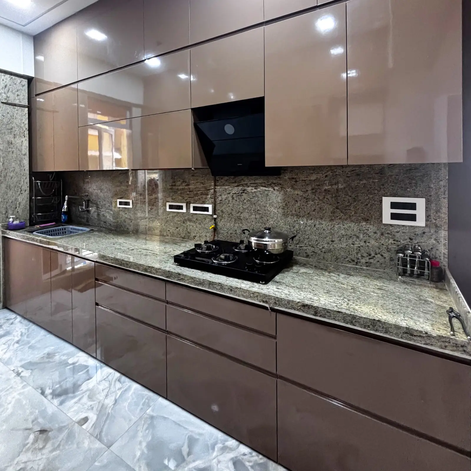 Modern modular kitchen design in Kandivali by KitchenLane