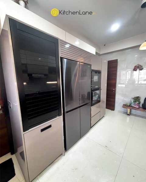 Premium modular kitchen with elegant finishes in Malad